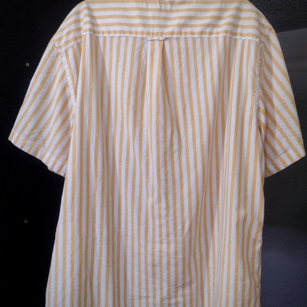 Old Navy Short Sleeve Button Down Shirt - Picture 2 of 4